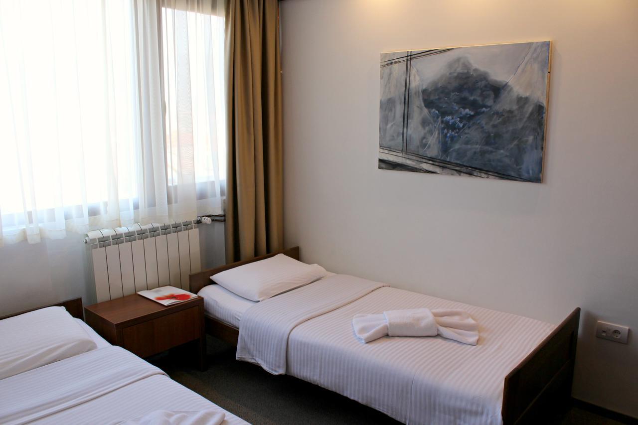 Hotel Happy ディミトロヴグラード エクステリア 写真